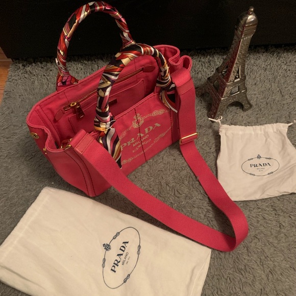 Prada Canapa - Picture 2 of 8